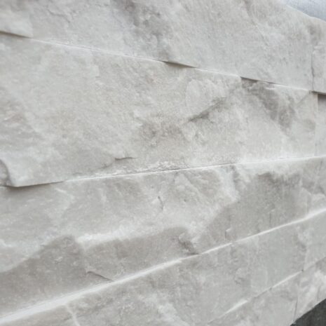 kamien-elewacyjny-paski-biale-milk-graniteks-1 kamien-elewacyjny-paski-biale-milk-graniteks-1