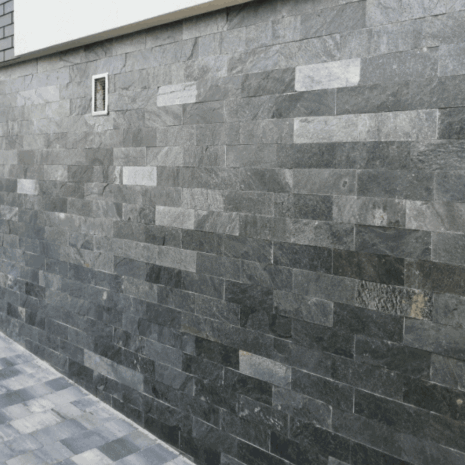 plytki-z-lupka-silver-grey-30x10.1 kamien-elewacyjny