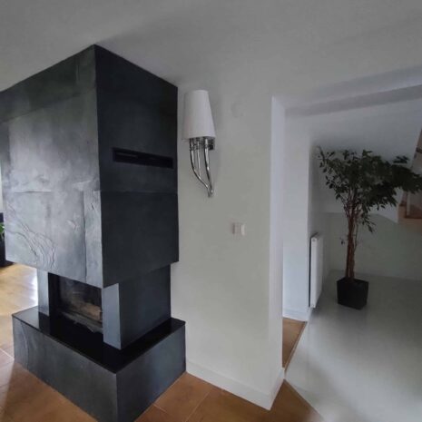 black-slate-4 black-slate-4