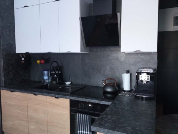 Dlaczego warto wybrać fornir kamienny