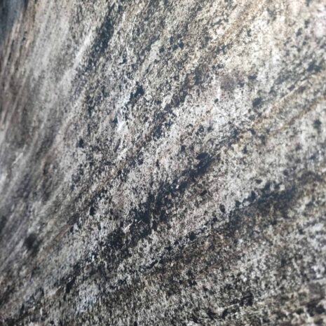 Dlaczego warto wybrać fornir kamienny